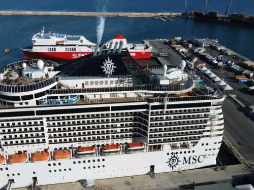 MSC Spelndida a Bari